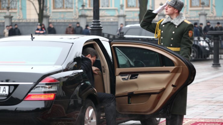 Виктор Янукович прибыл к Верховной Раде