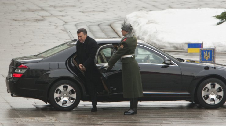 Прибытие Виктора Януковича к Секретариату президента