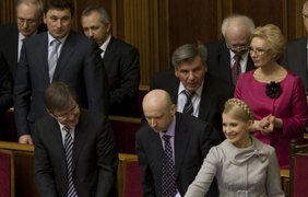 Премьер-министр Юлия Тимошенко и члены кабмина в правительственной ложе