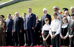 Янукович почтил ветеранов