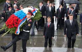 Янукович и Медведев: Не разлей вода