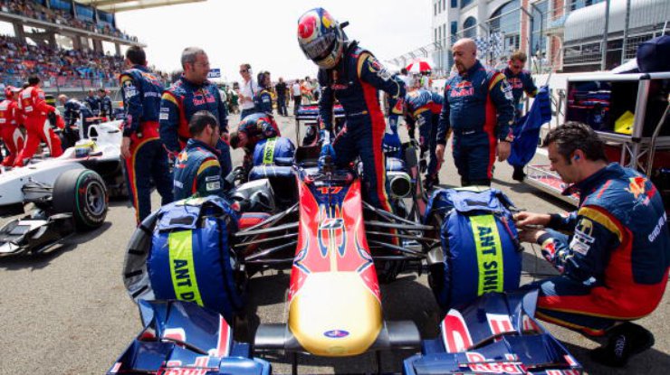 Гонка закончилась плачевно для Red Bull
