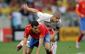 Чемпионов Европы поставили на колени