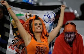 Оранжевая революция на трибунах "Грин Пойнт Стэдиум"