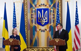 Клинтон открыла Януковича