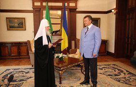 Патриарх вручил Януковичу орден святого равноапостольного князя Владимира