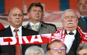 За "Кадру" пришел поболеть и экс-президент Польши Лех Валенса