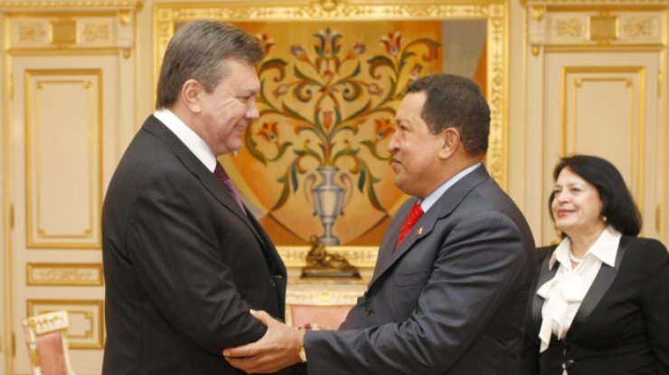 Виктор Янукович и Уго Чавес