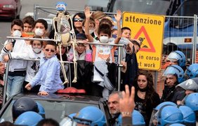 Нечистым трубочистам: Неаполь утопает в мусоре
