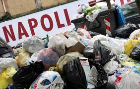 Нечистым трубочистам: Неаполь утопает в мусоре