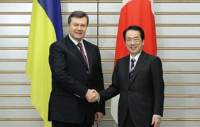 Виктор Янукович и премьер-министр Японии Наото Канна