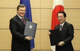 Виктор Янукович и Наото Канна