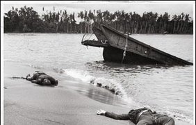 Мертвые на берегу (1943)
