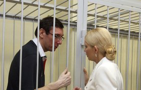 Тимошенко в суде, чтоб поддержать Луценко