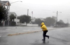 Неспокойная "Айрин": Тропический ураган над США