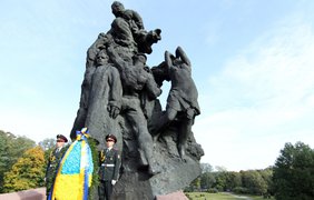 Янукович почтил память жертв Бабьего Яра