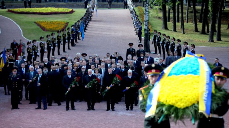 Янукович почтил память жертв Бабьего Яра