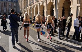 FEMEN добрались до Парижа