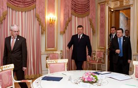 Герман ван Ромпей, Виктор Янукович и Жозе Мануэль Баррозу
