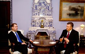 Президент Украины Виктор Янукович и президент России Дмитрий Медведев