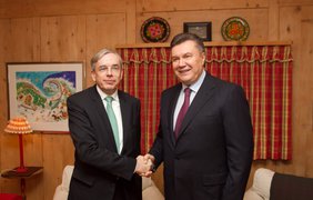Президент ЕБРР Томас Миров и президент Украины Виктор Янукович в Давосе