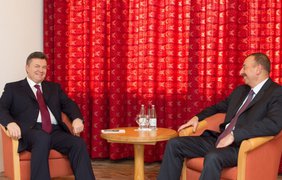 Виктор Янукович и президент Азербайджана Ильхам Алиев