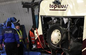 Тоннель смерти: В Швейцарии разбился автобус с детьми