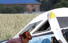 Под Киевом упал самолет с парашютистами