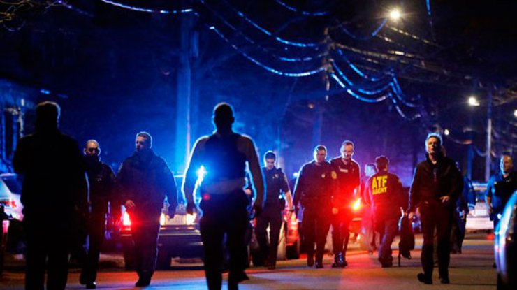 Бостонская осада: Полиция охотится за подозреваемыми в "марафонских" терактах