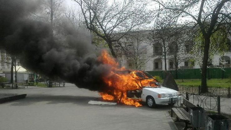 В Киеве сгорела мобильная кофейня