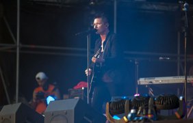 Диана Арбенина и "Ночные снайперы" во время выступления