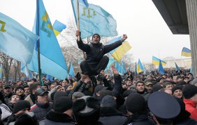5 тысяч крымских татар митингуют против сепаратизма в Симферополе