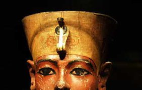 Торс статуи Тутанхамона