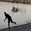 Известный уличный художник разукрасил улицы Парижа