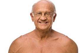 Доктор Джеффри Лайф начал серьезно заниматься фитнесом в 60 лет. На этом снимке ему 70