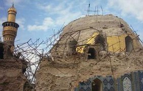 Руины шиитской святыни