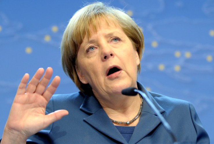 Ангела Меркель отказалась поселить беженцев у себя дома