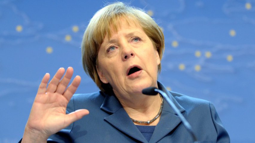 Ангела Меркель отказалась поселить беженцев у себя дома