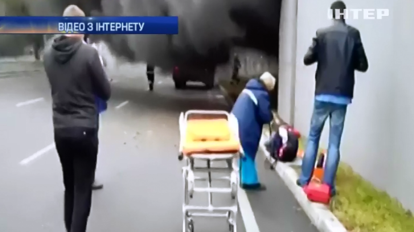 В аеропорту "Бориспіль" Mercedes протаранив два легковики