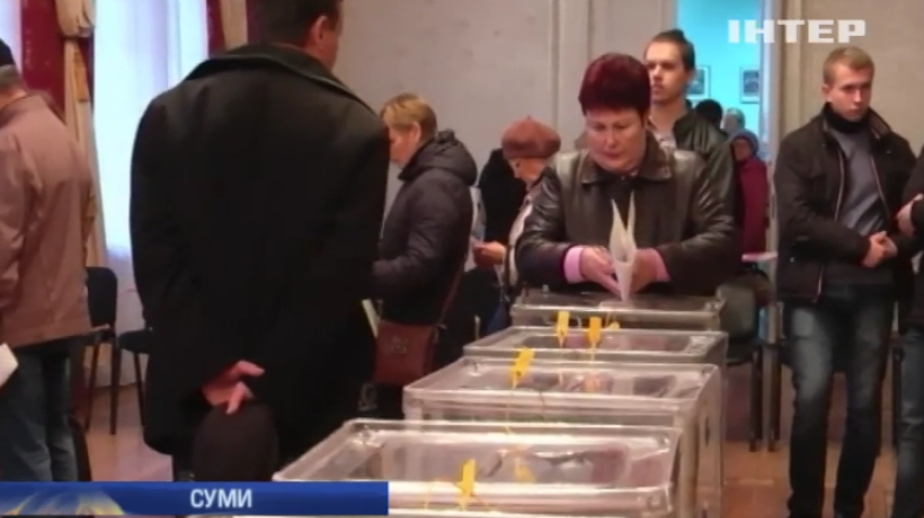 У Сумах дільниці відкрили на дві години пізніше