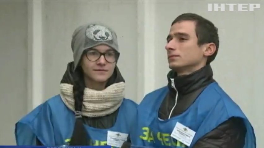 На виборах в Україні підкуповували виборців та влаштовували "каруселі"