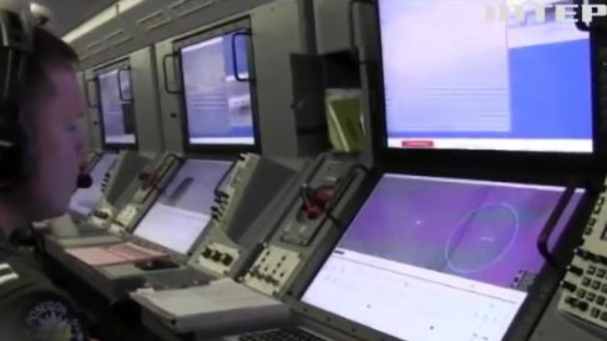Китай назвав провокацією маневри флоту США