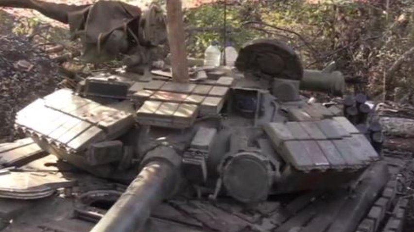 На Донбасі ремонтують танки після відведення з фронту