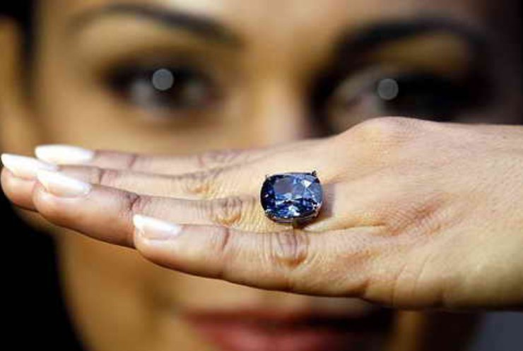У Женеві з молотка пішов найдорожчий діамант світу