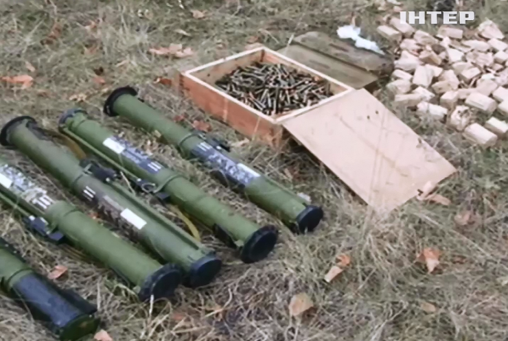 На Донбасі викрили рекордну кількість схованок зі зброєю