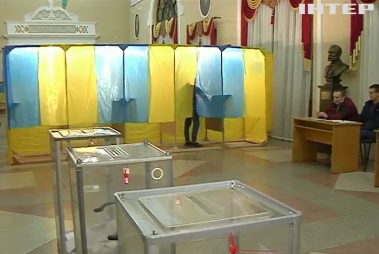 Во Львове шокированы пустыми урнами на выборах
