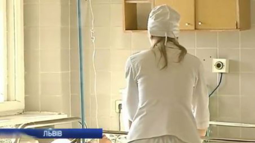 Різанина у Львові: Хлопця відправили у реанімацію ударом ножа