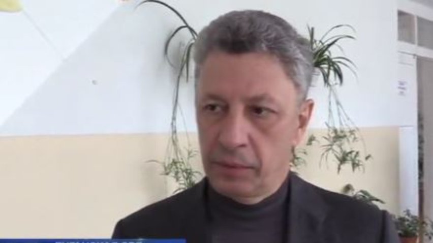 Юрий Бойко открыл спортзал в школе Рубежного