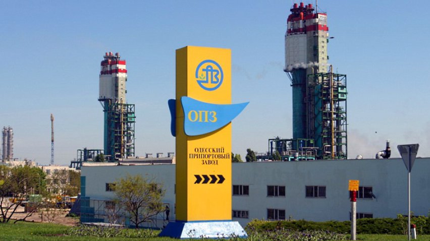 На Одесском припортовом заводе устроили обыски (видео)