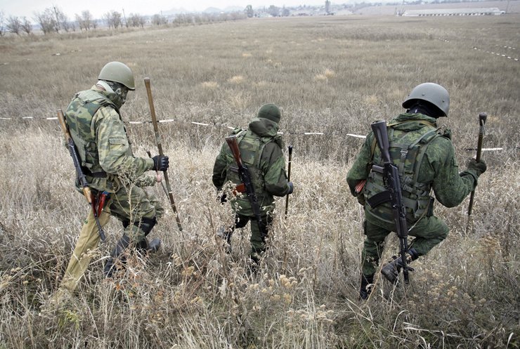 Під аеропортом Донецька військові не піддаються на провокації ворога